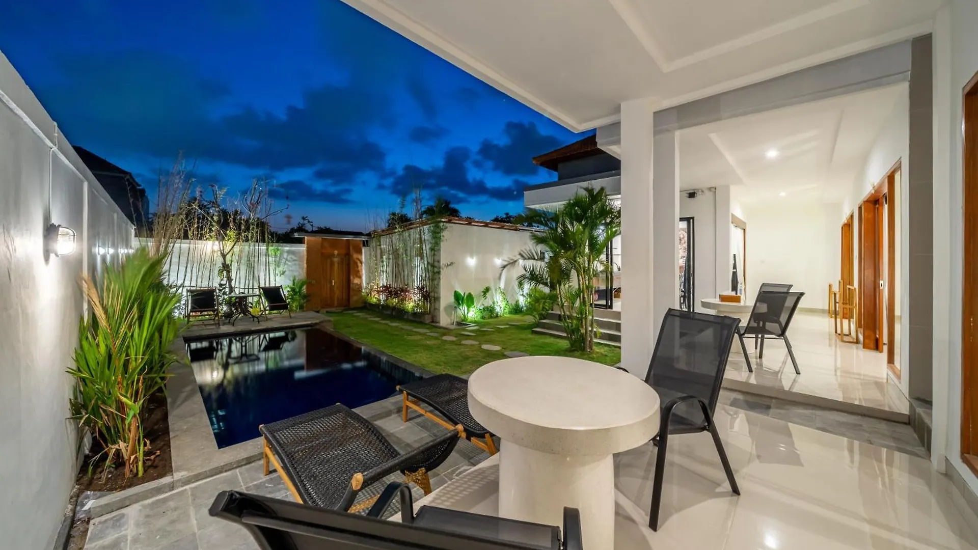 Viewbali 2- Modern Villa With Stunning Rooftop Views Kerobokan